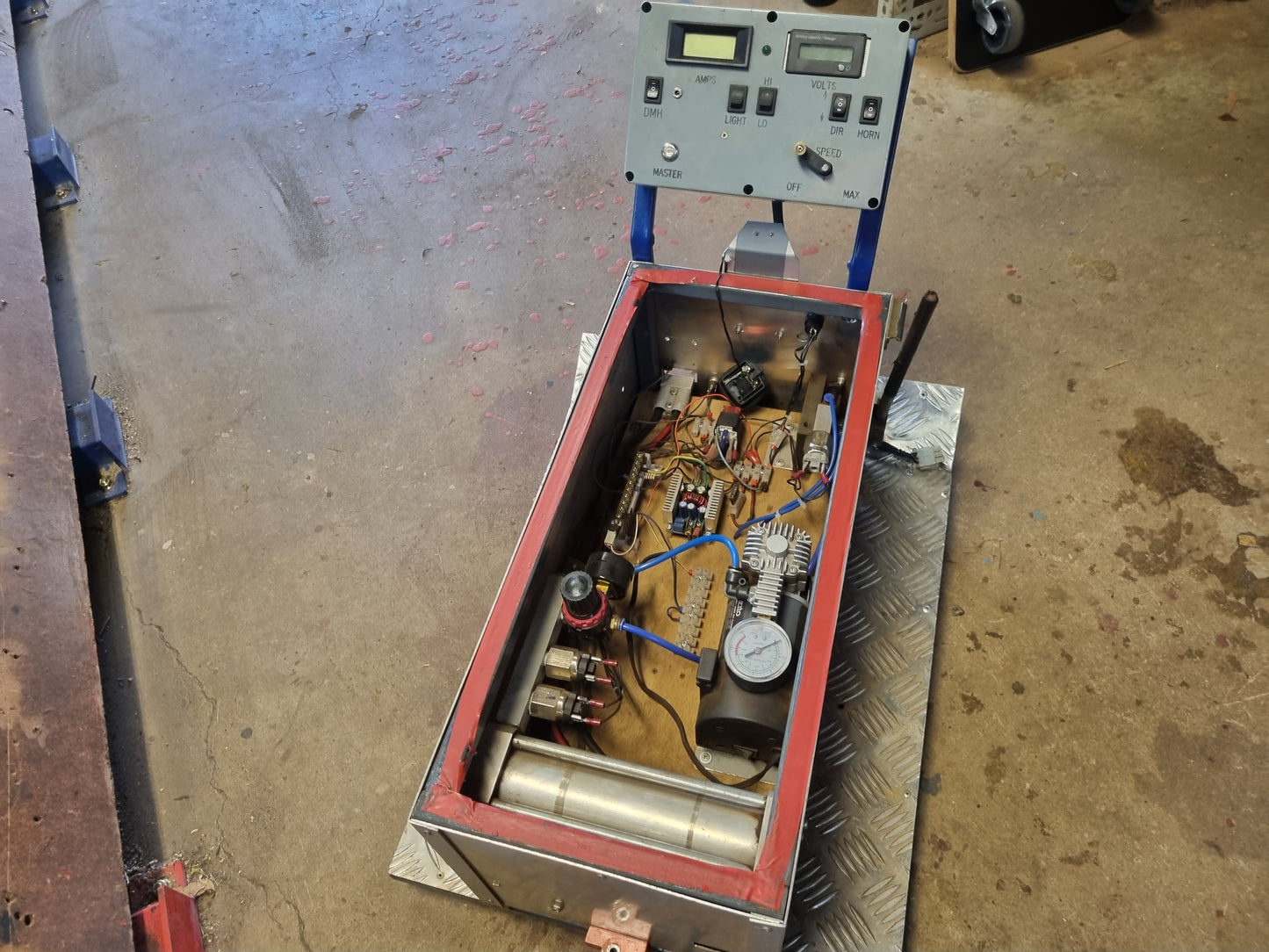 5" 6-wheel Riding Car - Blue Mountains NSW - S1315