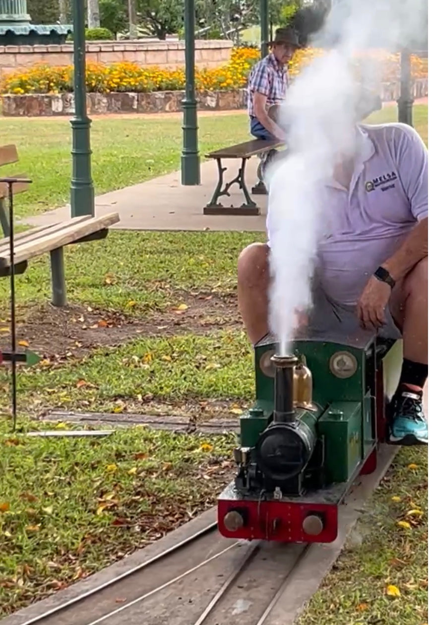 5" Blowfly Steam Locomotive - Bundaberg QLD - S1302