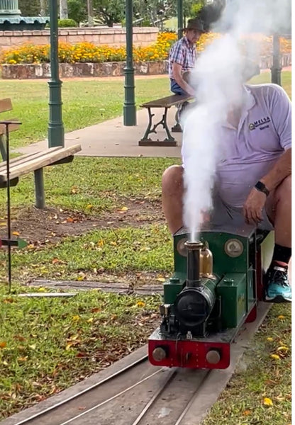 5" Blowfly Steam Locomotive - Bundaberg QLD - S1302